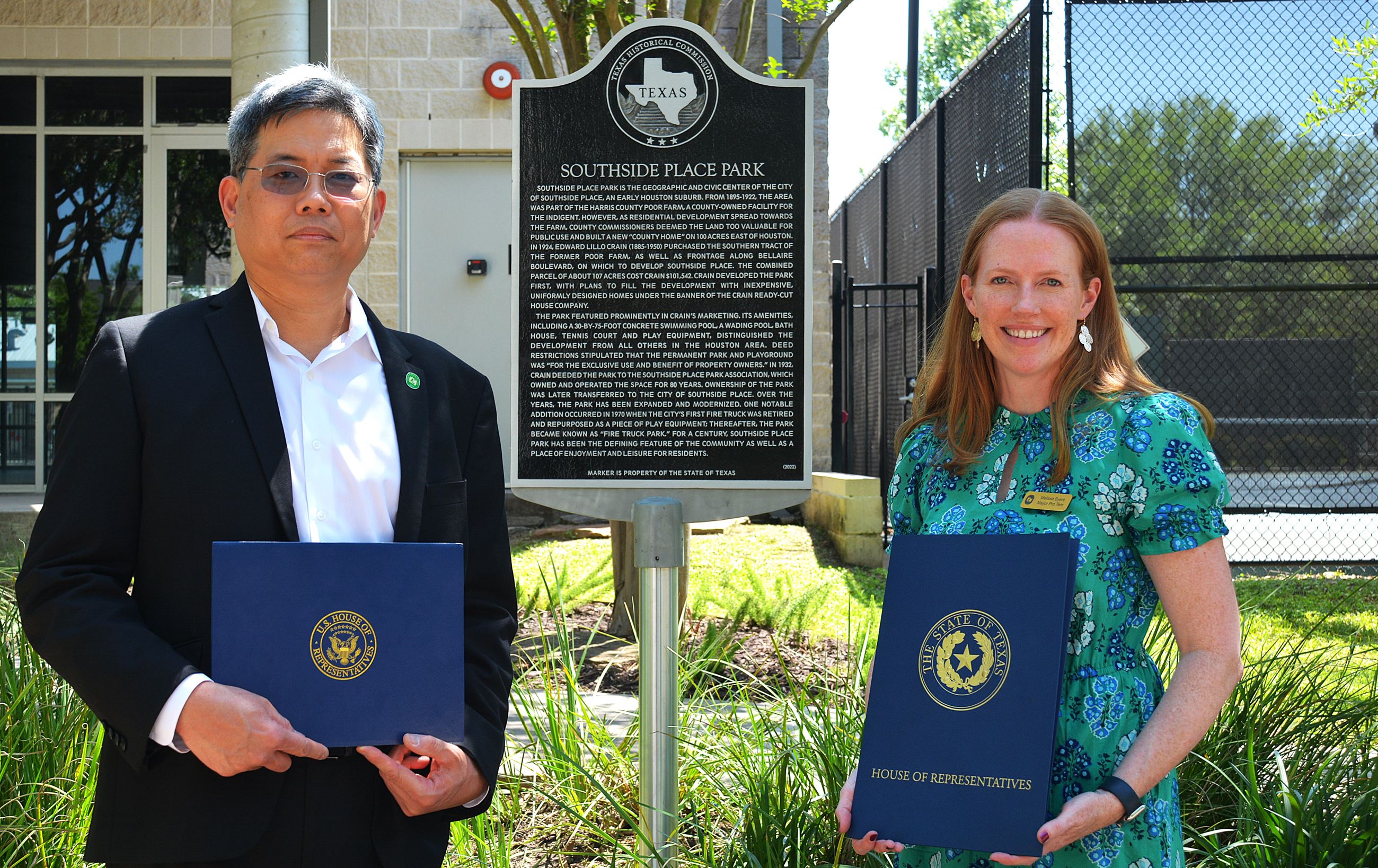 Mayor and mayor pro tem with plaque